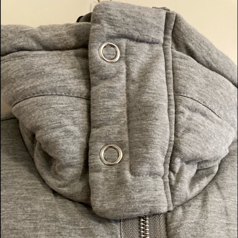 Grey Jacket❓ - Picture 4 of 16